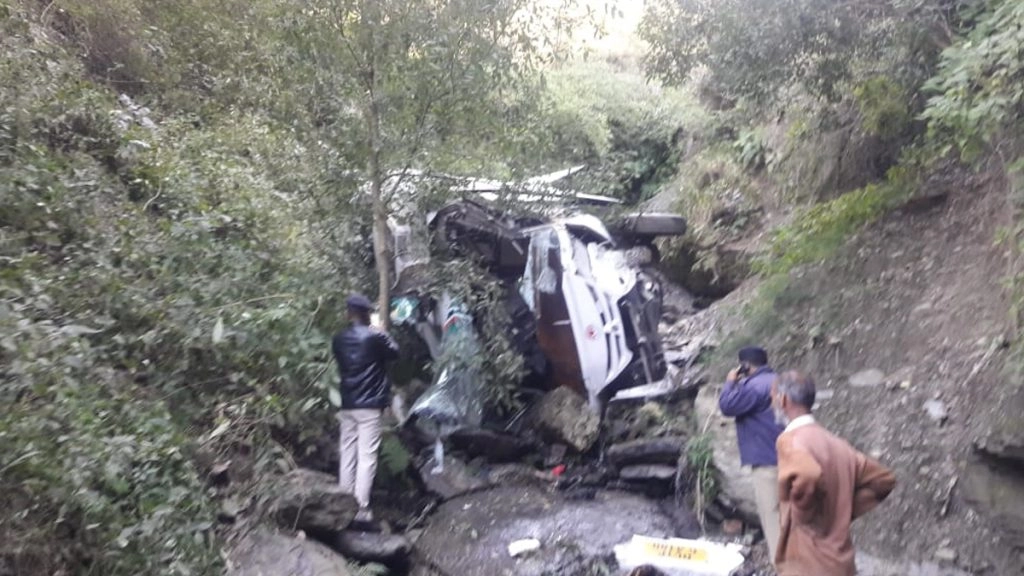 जम्मू-कश्मीर के डोडा जिले में सड़क दुर्घटना, 6 की मौत