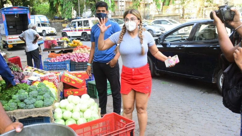 Maharashtra Curfew: मुंबई में सब्जी के दाम सुनकर राखी सावंत के छूटे पसीने, कहा- लूट रहे हैं