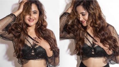 Rashami Desai Hot Photos: रश्मी देसाई ने एक बार फिर बोल्ड कपड़ों में मचाई सनसनी, हॉट तस्वीरें देखकर नहीं होगा यकीन