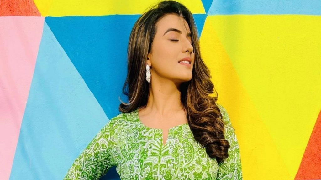 अक्षरा सिंह के खिलाफ मामला दर्ज 