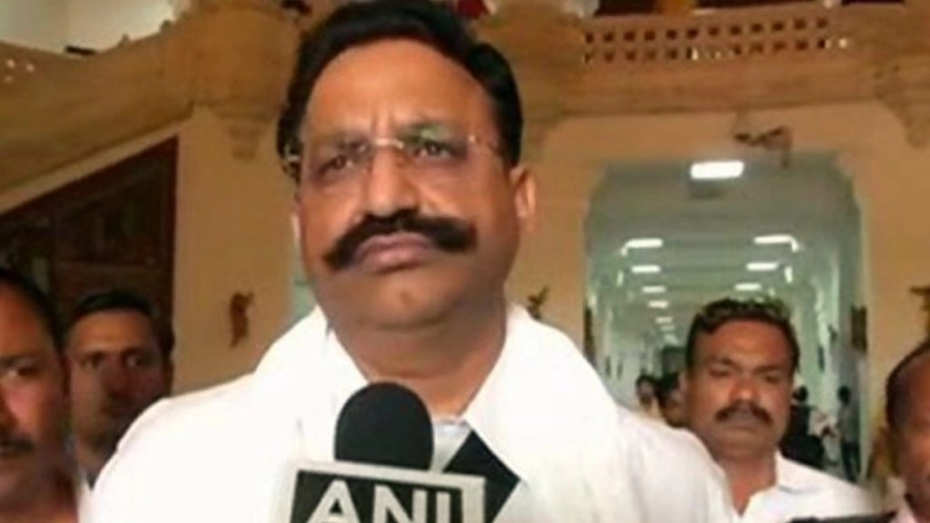 उत्तर प्रदेश पुलिस मुख्तार अंसारी को लेकर बांदा जेल पहुंची