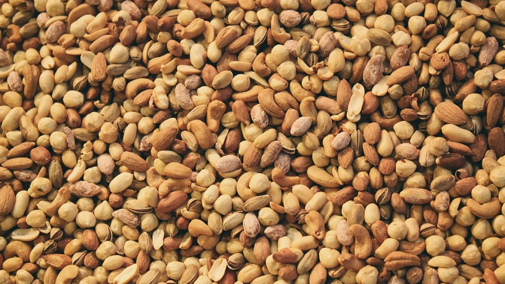 चिरौंजीः स्वादिष्ट एवं जायकेदार ही नहीं, सेहत और सौंदर्य में भी निखार लाती है! 