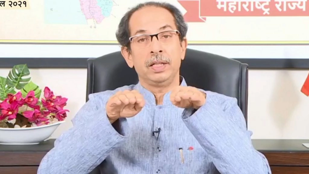 महाराष्ट्र में कर्फ्यू पर फडणवीस ने कहा, राहत दी जाएं और स्वास्थ्य सुविधाएं बढ़ाई जाएं