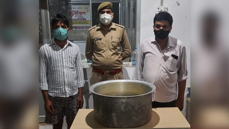 UP Panchayat Elections 2021: यूपी पुलिस ने हापुड़ में 20 किलो रसगुल्ले के साथ 2 लोगों को किया गिरफ्तार