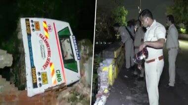 UP: कानपुर में फ्लाईओवर से अनियंत्रित होकर बस नीचे गिरी, बाल-बाल बचे यात्री