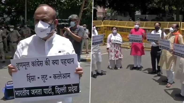 Delhi: बीजेपी नेताओं ने पश्चिम बंगाल में चुनाव परिणाम के बाद हो रही हिंसा को लेकर West Bengal गेस्ट हाउस के बाहर किया विरोध प्रदर्शन