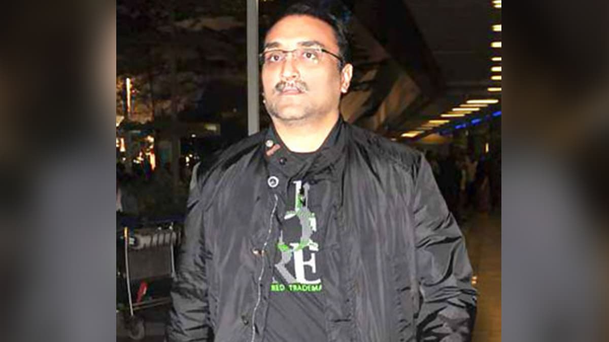 Aditya Chopra का बड़ा कदम, दैनिक वेतन भोगियों के लिए स्वास्थ्य बीमा किया पेश