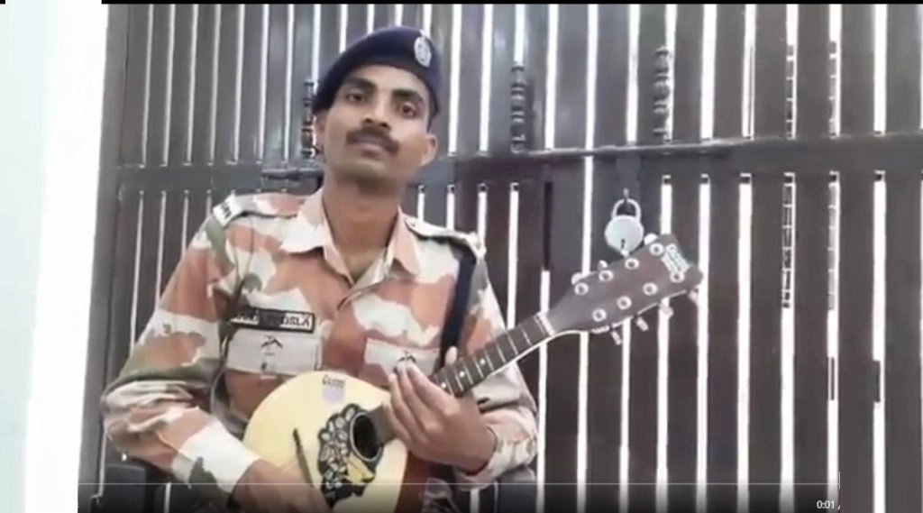 ITBP कांस्टेबल राहुल खोसला ने कोरोना योद्धाओं के लिए मैंडोलिन पर बजाई 'दिल दिया है जान भी देंगे' धुन