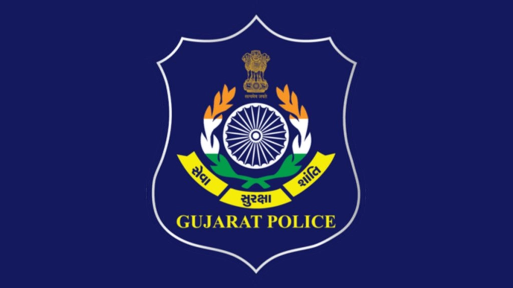 जन्मदिन पार्टी में कोविड-19 नियमों का उल्लंघन करने पर गुजरात के पांच पुलिसकर्मियों पर मामला दर्ज