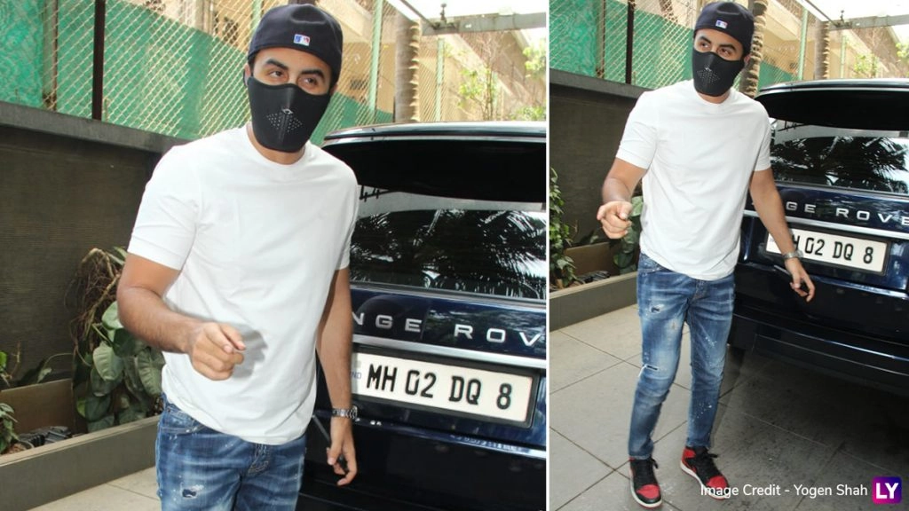 रणबीर कपूर को आया मीडिया फोटोग्राफर्स पर गुस्सा, इस बात से हुए बेहद नाराज, देखें वीडियो