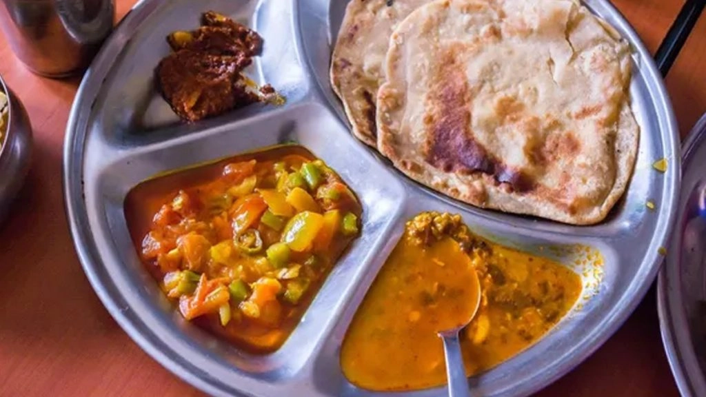 'लॉकडाउन' के बीच गरीबों के लिए 'शिव भोजन थाली' फ्री