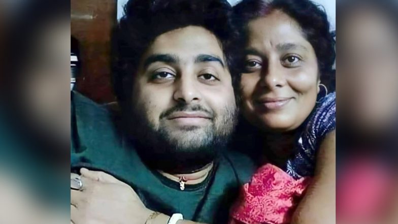Arijit Singh की मां Aditi Singh का COVID-19 से जुड़ी समस्याओं के चलते हुआ निधन: रिपोर्ट्स