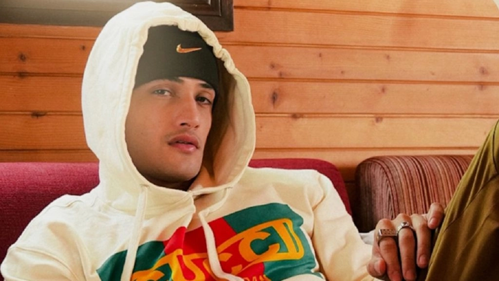 असीम रियाज के नए म्यूजिक वीडियो की झलक आई सामने 