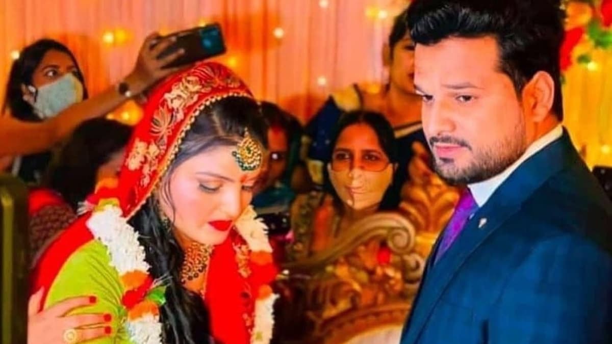 भोजपुरी सुपरस्टार Ritesh Pandey ने रचाई सगाई, जानिए कौन है उनकी मंगेतर वैशाली पांडे
