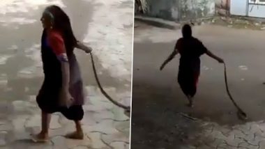 Snake Viral Video: बुजुर्ग महिला ने खतरनाक सांप के साथ जो किया उसे कोई युवा सोच भी नहीं सकता, कमाल कर दिया