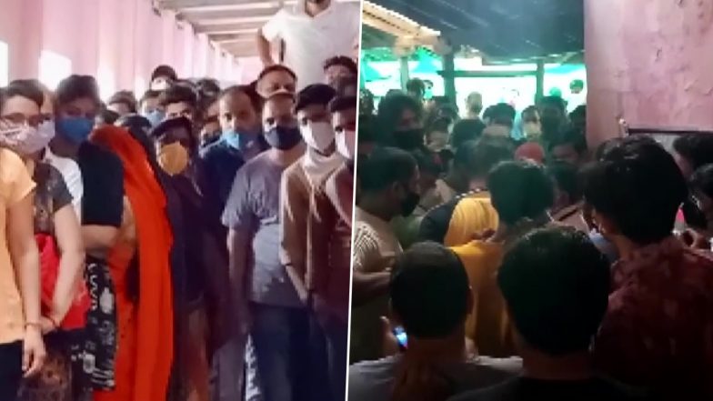 Madhya Pradesh: सीहोर जिले में टीकाकरण केंद्र में उमड़ी भीड़, सोशल डिस्टेंसिंग की धज्जियां