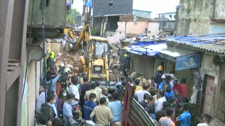 Mumbai Building Collapse: मलाड में इमारत ढहने से 11 लोगों की मौत और 7 घायल, मंत्री ने बारिश को ठहराया जिम्मेदार