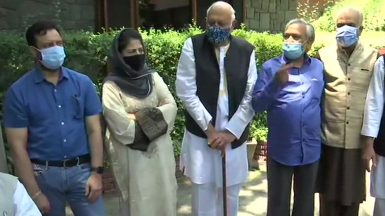 JK: पीएम मोदी के साथ सर्वदलीय बैठक में गुपकार नेता शामिल होंगे, आर्टिकल 370 और 35A का मुद्दा उठाएंगे
