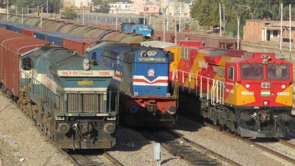 वरिष्ठ नागरिकों के लिए अभी रेल किराए में कोई रियायत नहीं