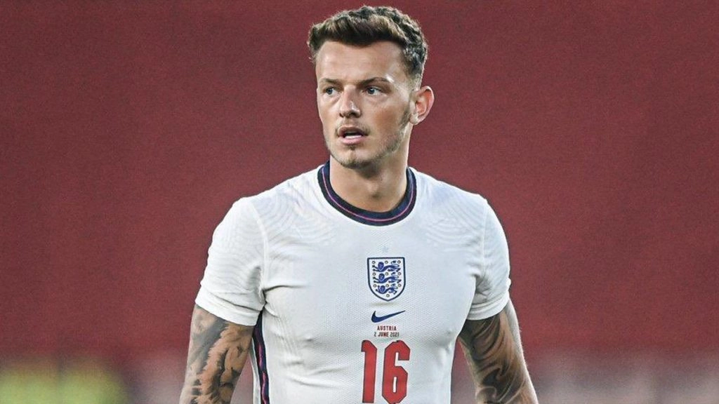 यूरो 2020 के लिए अर्नोल्ड की जगह व्हाइट इंग्लैंड फुटबाल टीम में शामिल