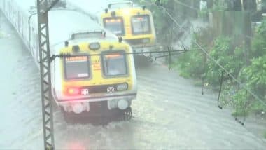 Monsoon Update: मुंबई में समय से पहले मानसून की दस्तक, भारी बारिश से कई इलाकों में जलभराव, लोकल ट्रेन हुई ठप