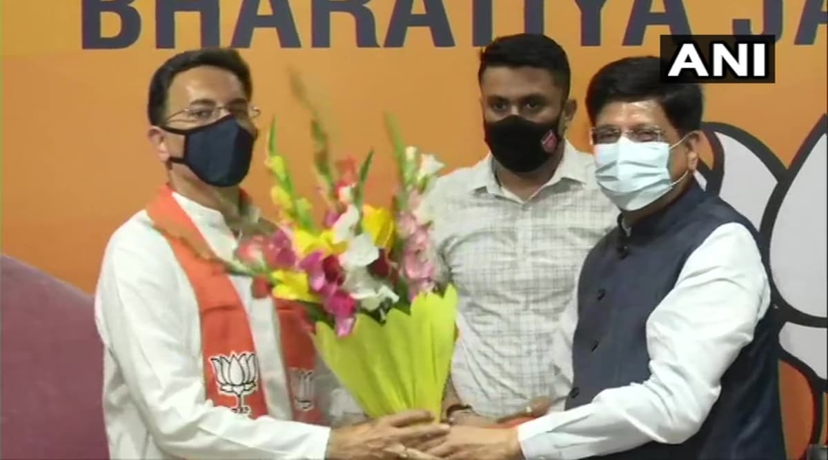 यूपी विधानसभा चुनाव से पहले कांग्रेस को लगा बड़ा झटका, दिग्गज नेता जितिन प्रसाद BJP में हुए शामिल