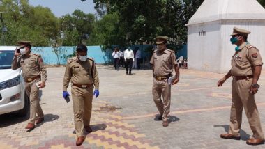 Uttar Pradesh: अवैध रूप से 10 लाख रुपये के पटाखे रखने के आरोप में एक व्यापारी गिरफ्तार