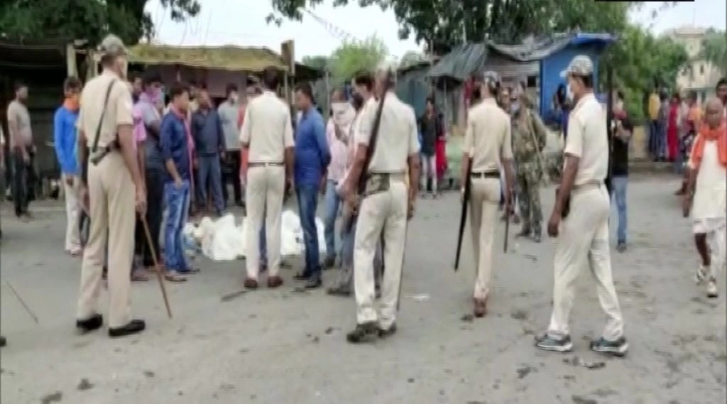 बिहार में तेज रफ्तार कार ने छह लोगों को कुचला