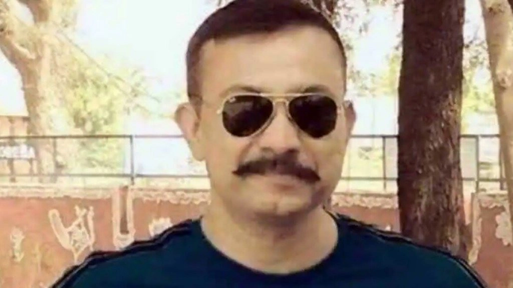 सीआरपीएफ के ऑफिसर चेतन चीता की हालत गंभीर, वेंटिलेटर पर रखे गए