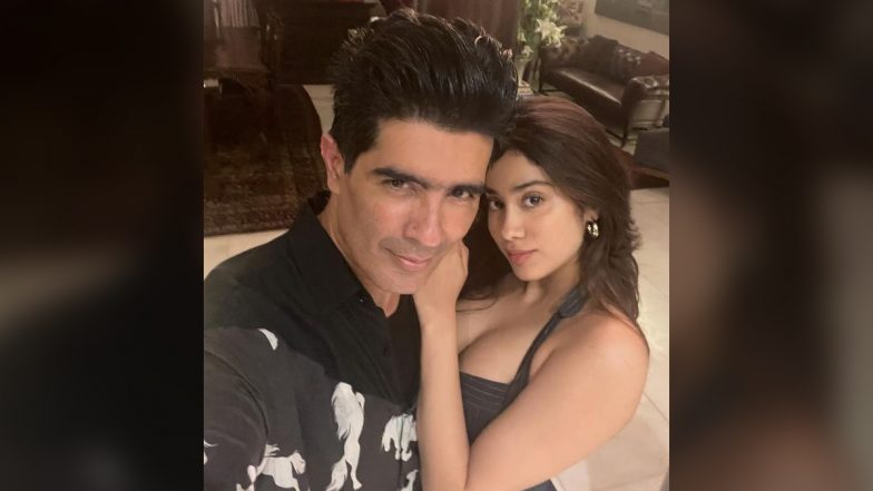 Manish Malhotra के साथ Jahnvi Kapoor की ये Hot Photo इंटरनेट पर बढ़ा रही है गर्मी