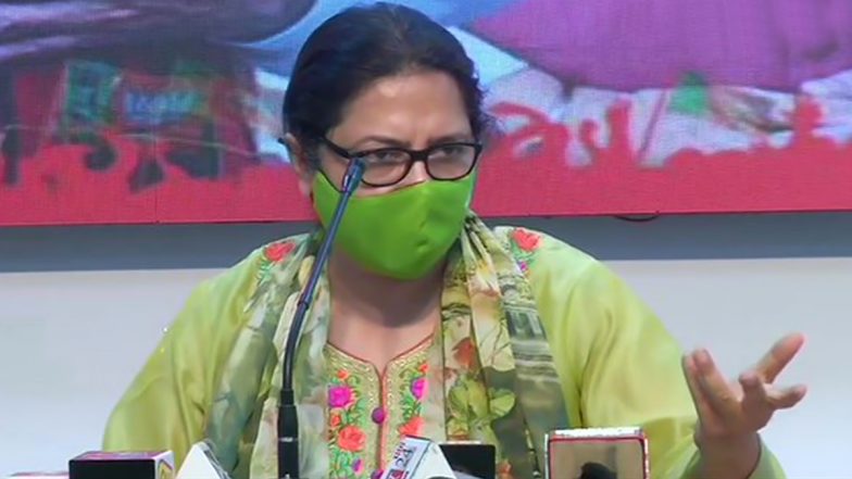 बीजेपी नेता मीनाक्षी लेखी ने कहा, वन नेशन वन राशन कार्ड को अभी तक दिल्ली सरकार ने लागू नहीं किया, सिर्फ केंद्र को लेकर भ्रम फैलाया जा रहा है