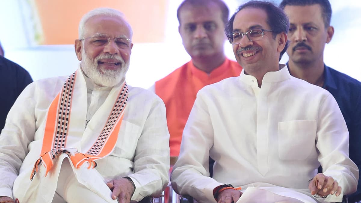 Maharashtra: शिवसेना नेता संजय राउत का बड़ा बयान, कहा- अभी भी पीएम मोदी और उद्धव ठाकरे के बीच हैं अच्छे संबंध