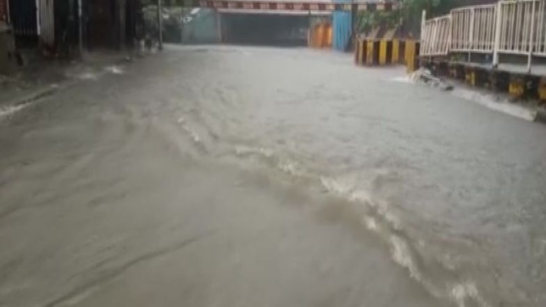 महाराष्ट्र: मुंबई में लगातार हो रही बारिश से अंधेरी सबवे में भरा पानी