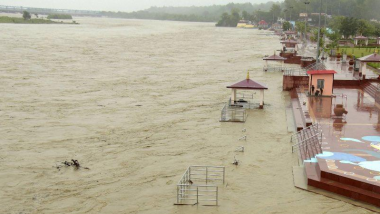 पहाड़ी इलाकों में लगातार हो रही बारिश से यूपी की नदियों में उफान, उत्तराखंड में भूस्खलन ने बढ़ाई मुश्किलें