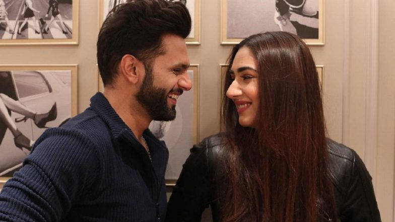 Rahul Vaidya Disha Parmar Wedding: शाहरुख खान के गाने पर जमकर नाचे राहुल और दिशा (Video)