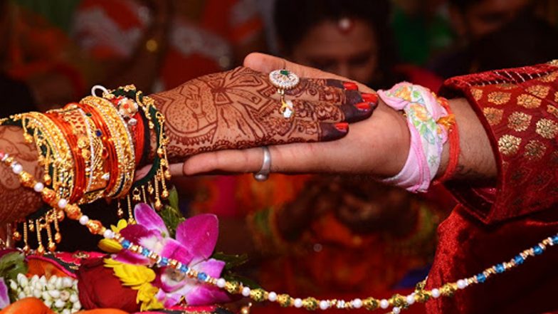 Uttar Pradesh: प्रेमी ने दूल्हे पर की फायरिंग, चचेरे भाई को लगी गोली