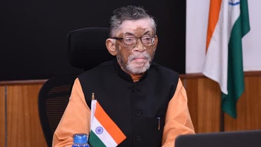 केंद्रीय मंत्री संतोष गंगवार का बड़ा बयान, महिलाएं अब रात के समय भी काम कर सकतीं हैं