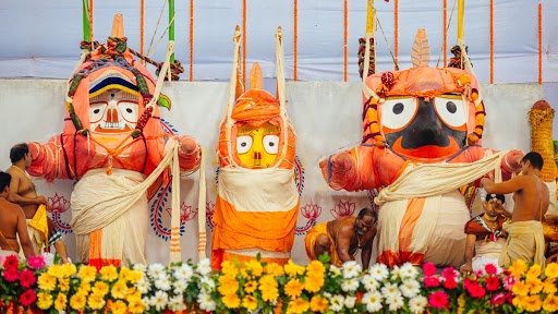 Snana Yatra 2021: पुरी में श्री जगन्नाथ मंदिर से देबस्नान पूर्णिमा पर भगवान जगन्नाथ, बलभद्र और देवी सुभद्रा के तस्वीरें  और वीडियो देखें