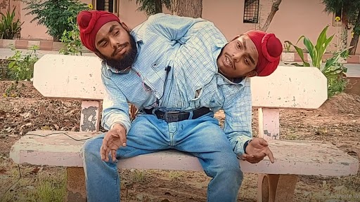Conjoined Twins Register as Voters: एक-दूसरे से जुड़े हुए जुड़वा भाई सोहना और मोहना हुए 18 के, मतदान के लिए किया रजिस्टर, चुनाव आयोग के सामने अब ये समस्या