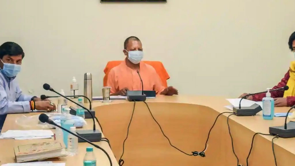 मुख्यमंत्री योगी ने बांटे मुफ्त एलपीजी गैस कनेक्शन, 20 लाख लोगों को होगा फायदा