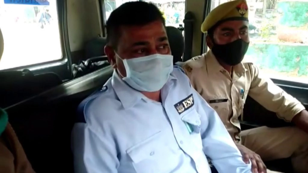 बरेली में मास्क नहीं पहनने पर बैंक ऑफ बड़ौदा के गार्ड ने ग्राहक को गोली मार दी.