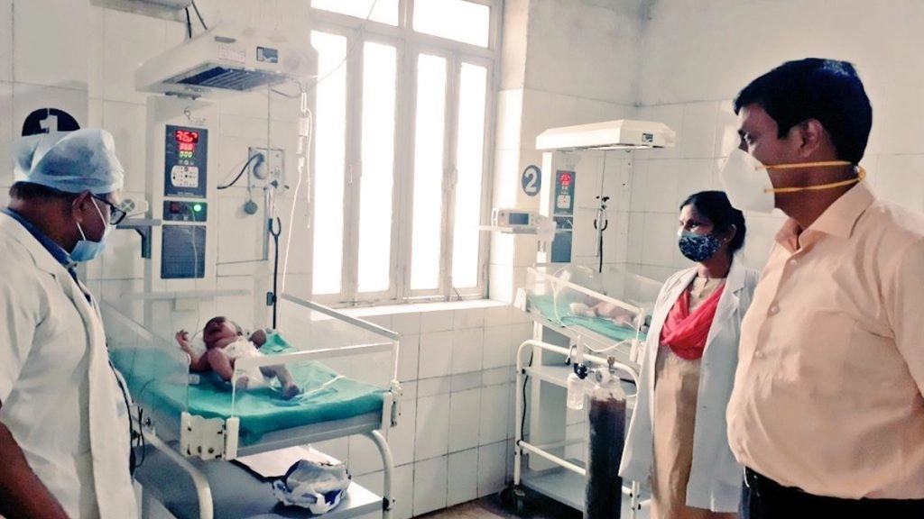 यूपी में नवजात को नदी से निकालने के लिए शख्स को ईनाम में मिलेगी नाव