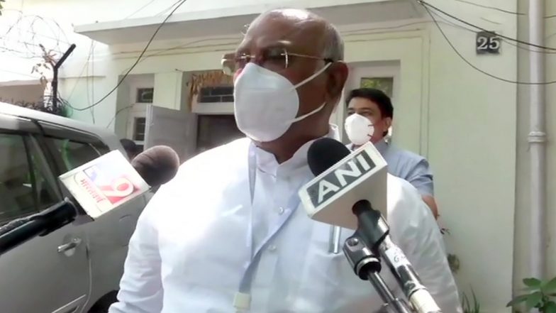 Punjab Assembly Election 2022: सीएम कैप्टन अमरिंदर सिंह के कांग्रेस के साथ बैठक पर मल्लिकार्जुन खड़गे ने कहा, 2022 के चुनाव को लेकर होगी चर्चा