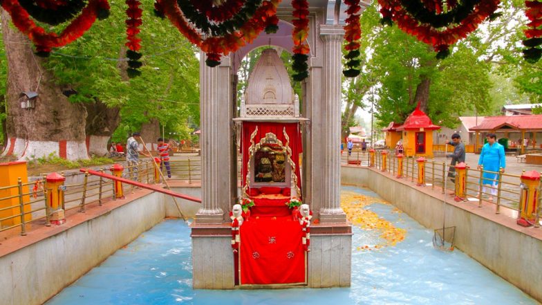 Jammu and Kashmir: कश्मीर में शुक्रवार को मनाया जा रहा है माता खीर भवानी पर्व