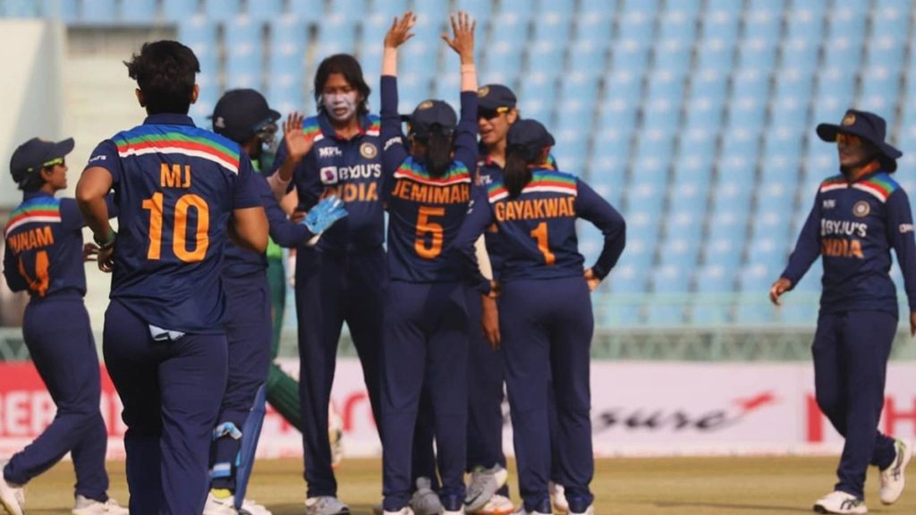 ENG(W) vs IND(W): शनिवार को इंग्लैंड के खिलाफ क्लीन स्वीप से बचने के लिए मैदान में उतरेगी भारतीय महिला टीम 