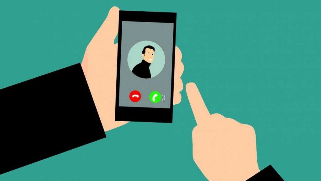 अनजान नंबर से कभी न उठाएं वीडियो कॉल, हो सकती है बड़ी मुसीबत