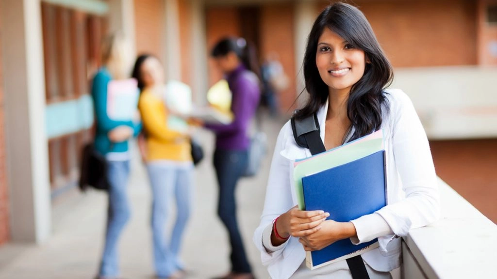 'उम्मीद' ने छात्राओं में जगाई उम्मीद, पढ़ी लिखी महिलाओं ने पढ़ाने का उठाया बीड़ा