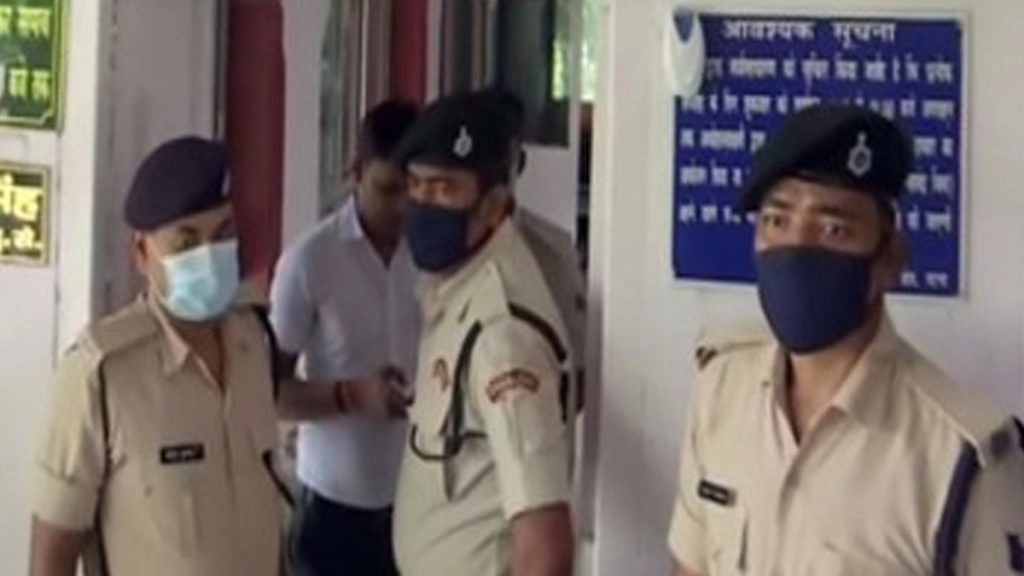 चार आरोपी अभी भी  हैं फरार