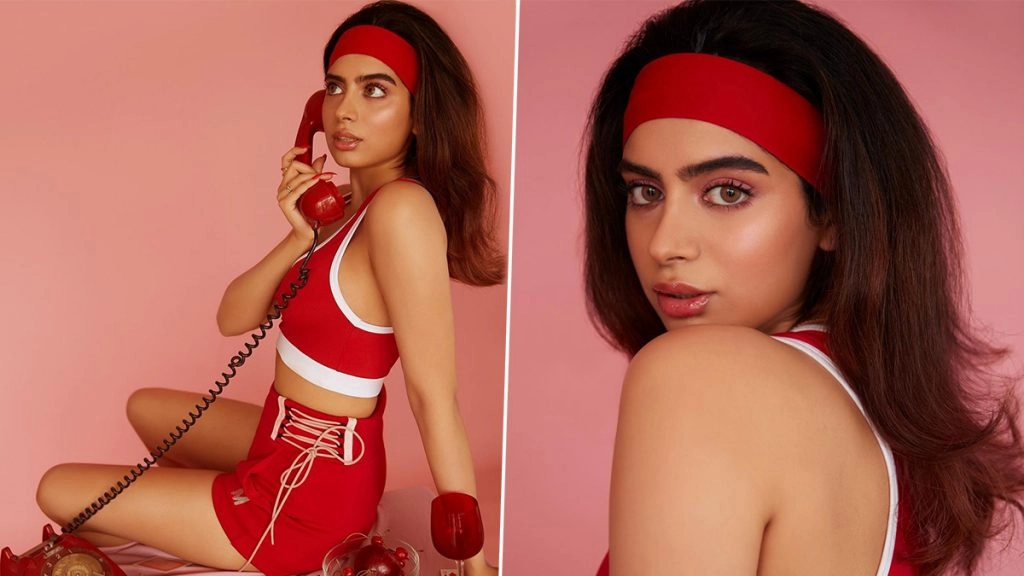 खुशी कपूर ने रेड कलर में करवाया फोटोशूट 