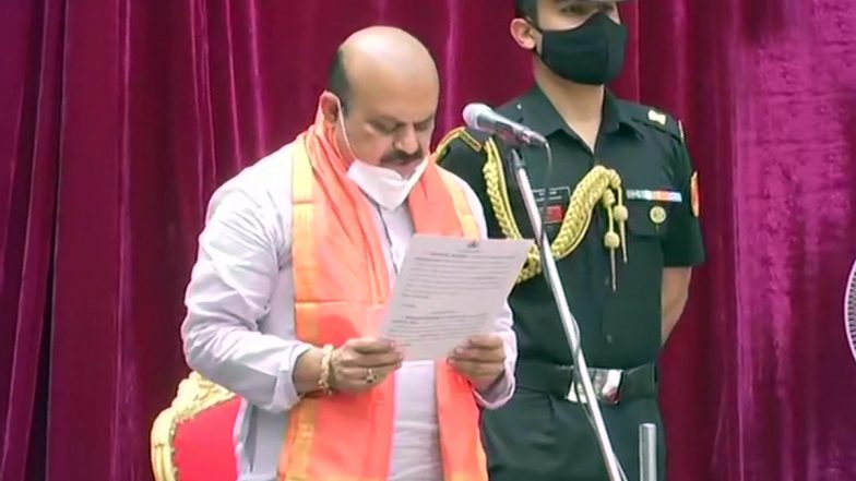 Karnataka: मुख्यमंत्री बोम्मई ने 4 लाख घरों के लिए लाभार्थियों की पहचान करने का आदेश दिया